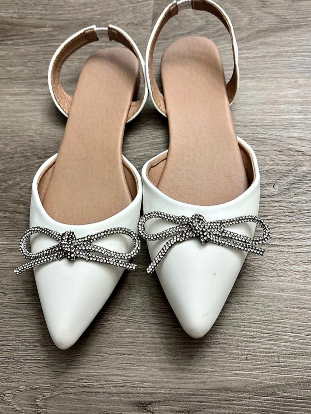 Women's Pointed-Toe Bow Flats in White